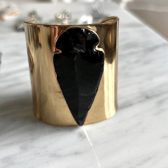 Jewelry - Black Stone Arrowhead Cuff Bracelet